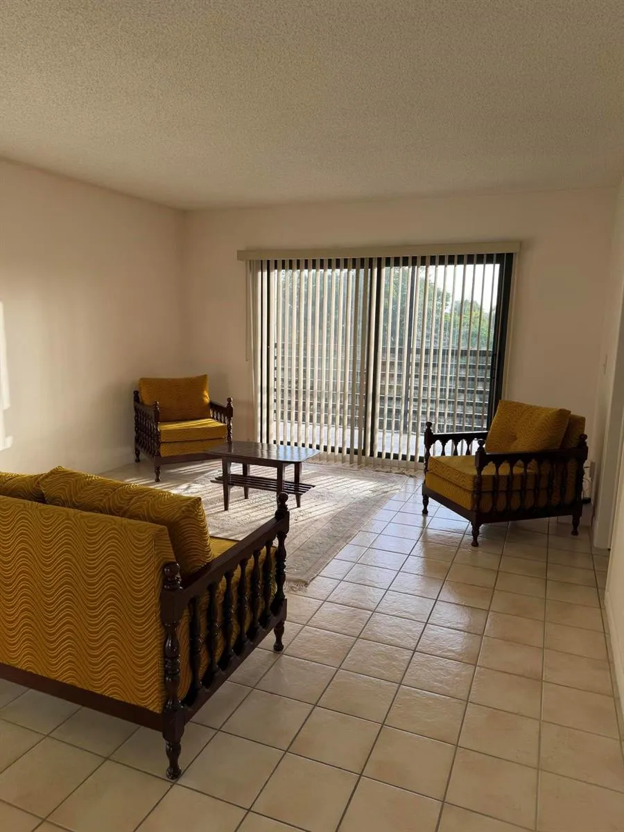 10442 Sunrise Lakes Boulevard #210 Sunrise, FL 33322