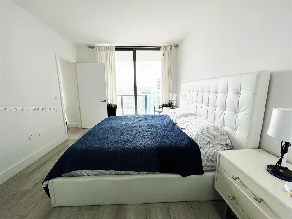 121 NE 34th St #2603 Miami, FL 33137