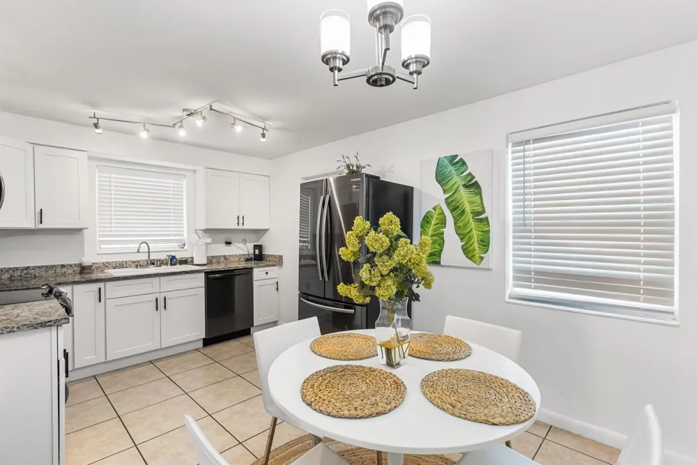 2191 Thomasson Drive Naples, FL 34112