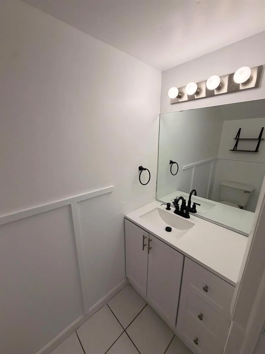 9825 NW 37th Street #5F Sunrise, FL 33351