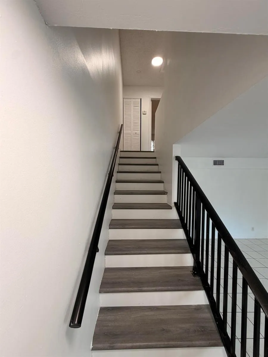 9825 NW 37th Street #5F Sunrise, FL 33351