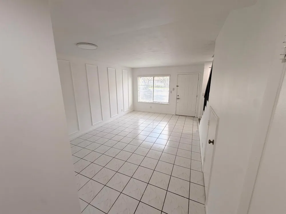 9825 NW 37th Street #5F Sunrise, FL 33351