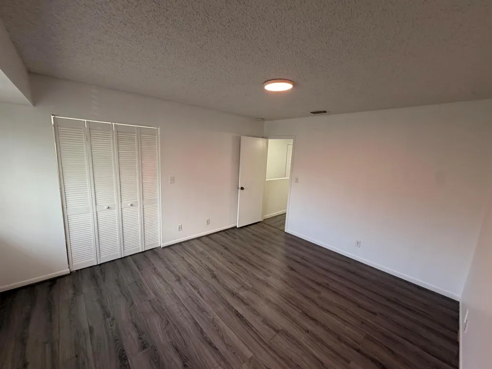 9825 NW 37th Street #5F Sunrise, FL 33351