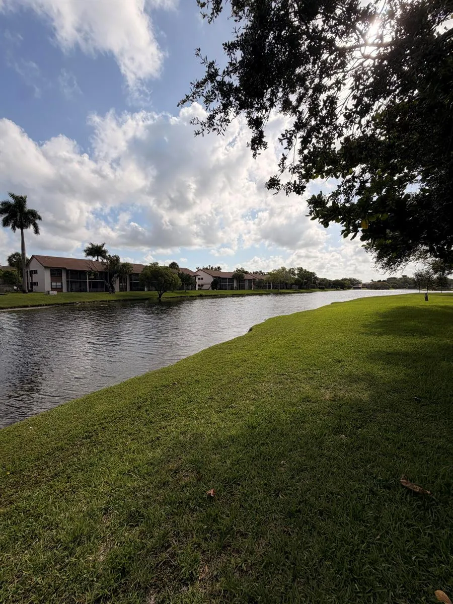 9825 NW 37th Street #5F Sunrise, FL 33351