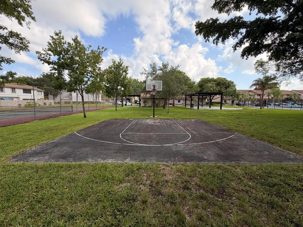 9825 NW 37th Street #5F Sunrise, FL 33351
