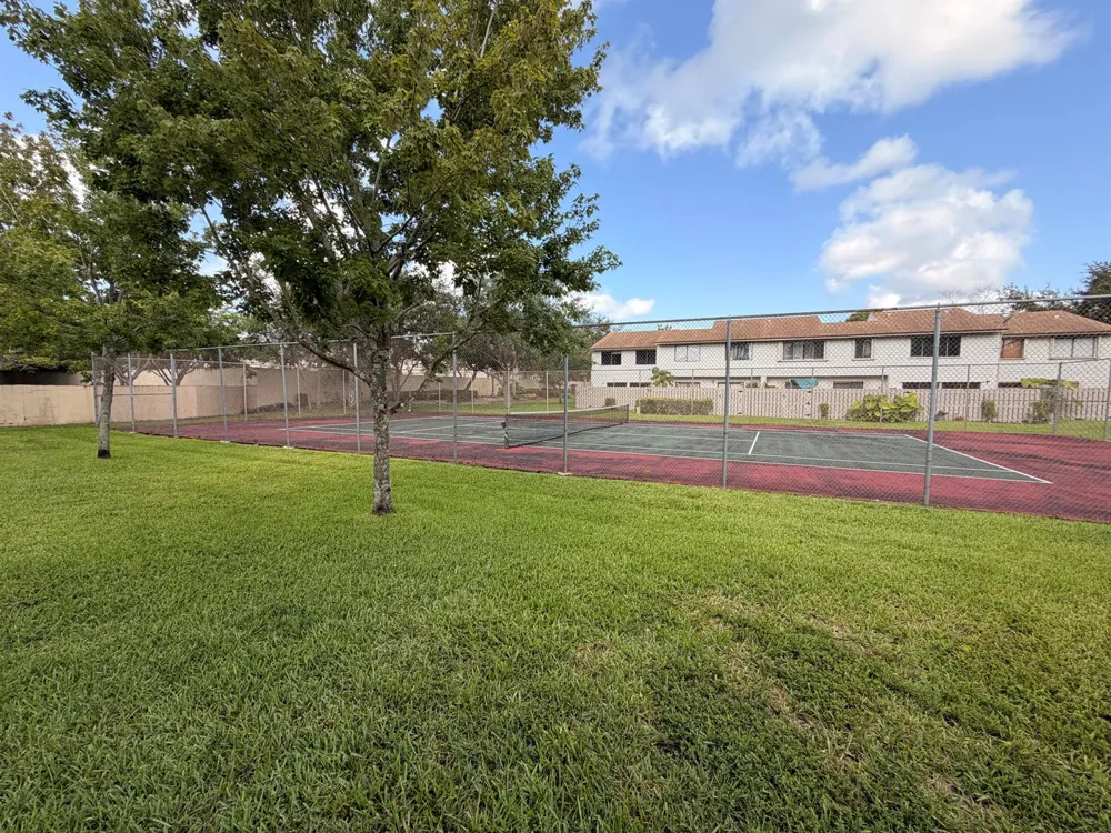 9825 NW 37th Street #5F Sunrise, FL 33351