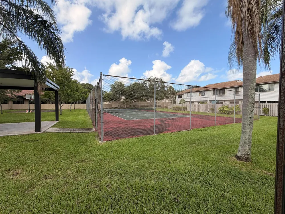 9825 NW 37th Street #5F Sunrise, FL 33351