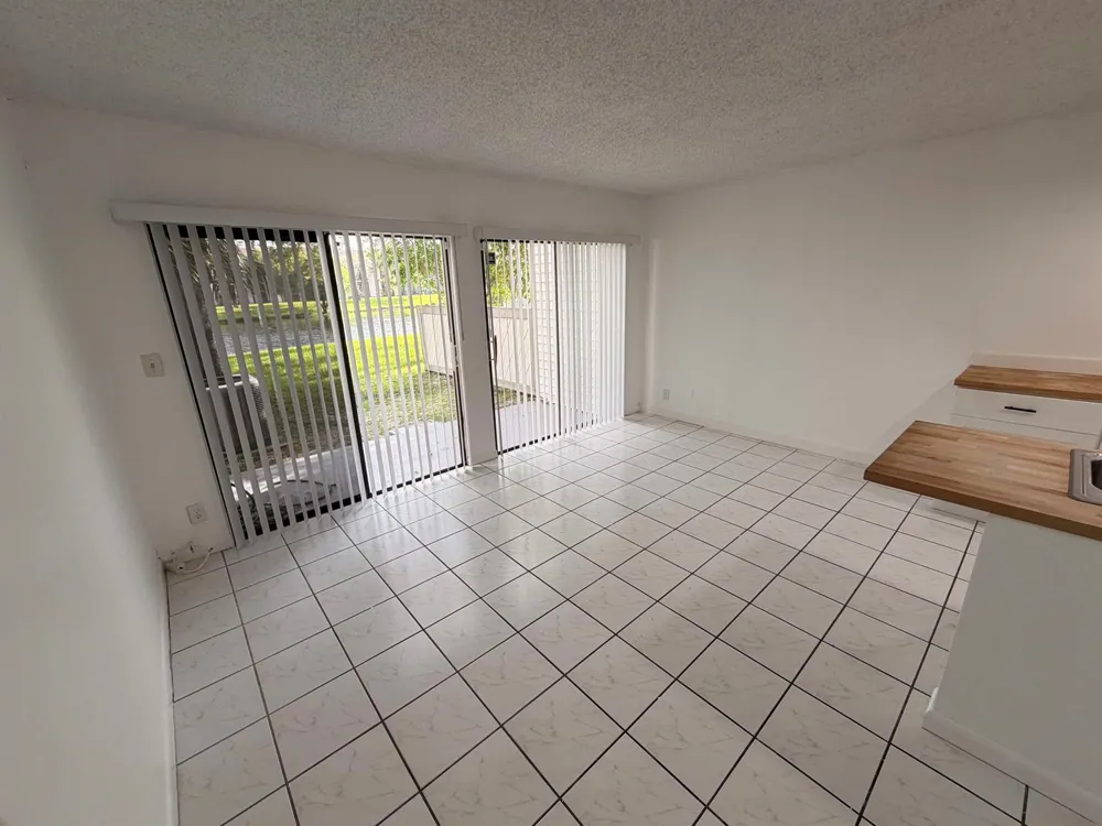 9825 NW 37th Street #5F Sunrise, FL 33351