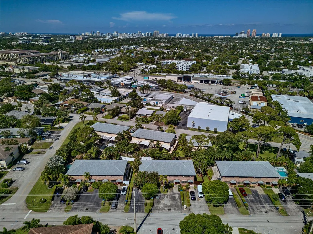2130 NE 9th Avenue Wilton Manors, FL 33305
