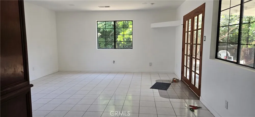 8068 Hazeltine Panorama City, CA 91402