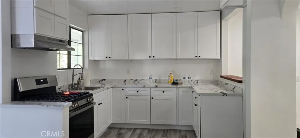 8068 Hazeltine Panorama City, CA 91402