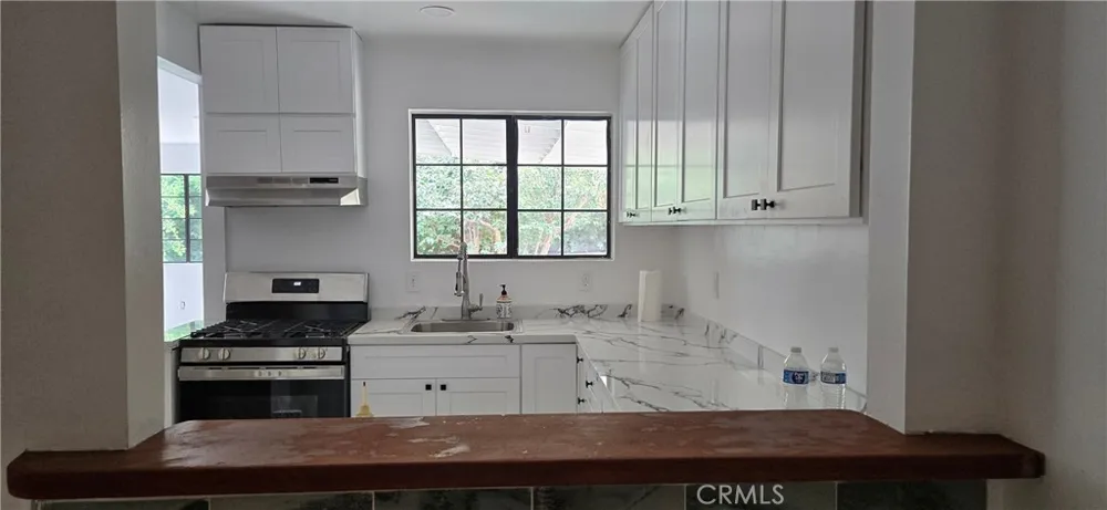 8068 Hazeltine Panorama City, CA 91402