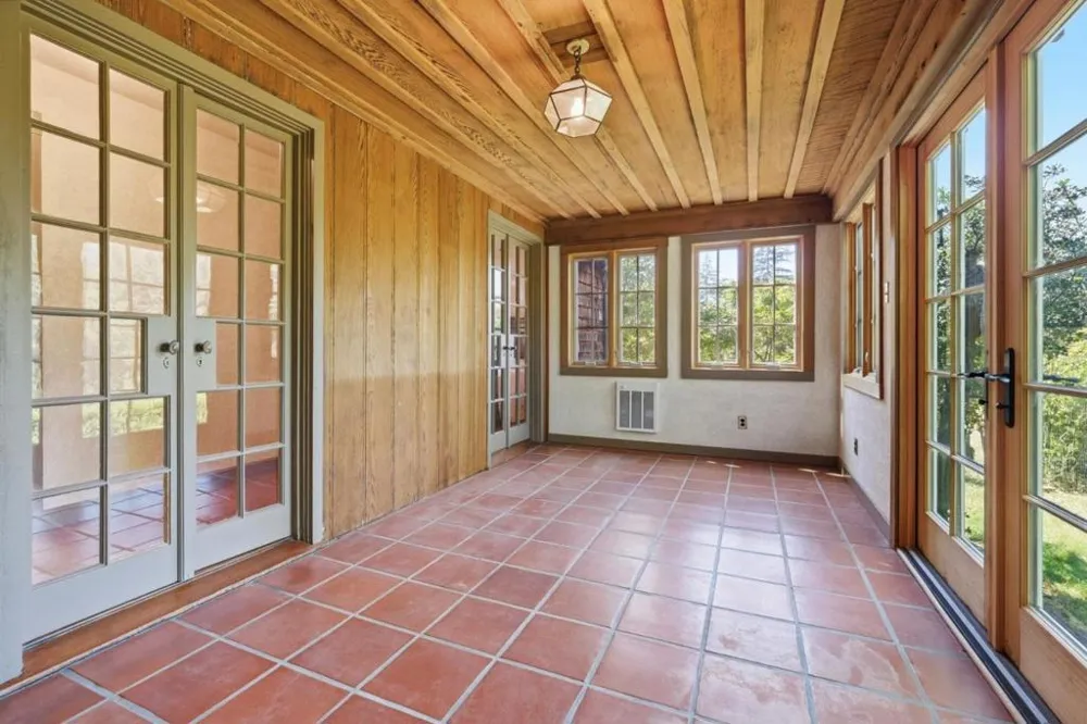 24580 Loma Prieta Avenue Los Gatos, CA 95033
