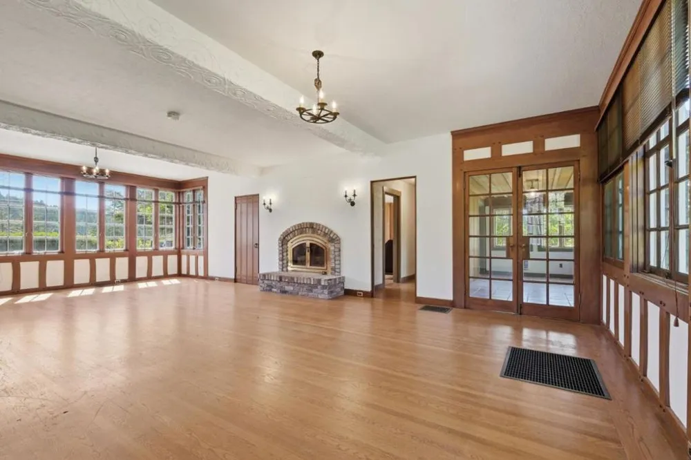 24580 Loma Prieta Avenue Los Gatos, CA 95033