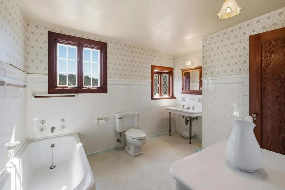 24580 Loma Prieta Avenue Los Gatos, CA 95033