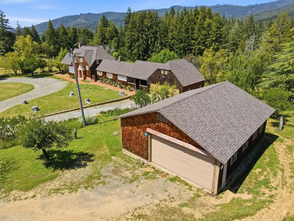 24580 Loma Prieta Avenue Los Gatos, CA 95033