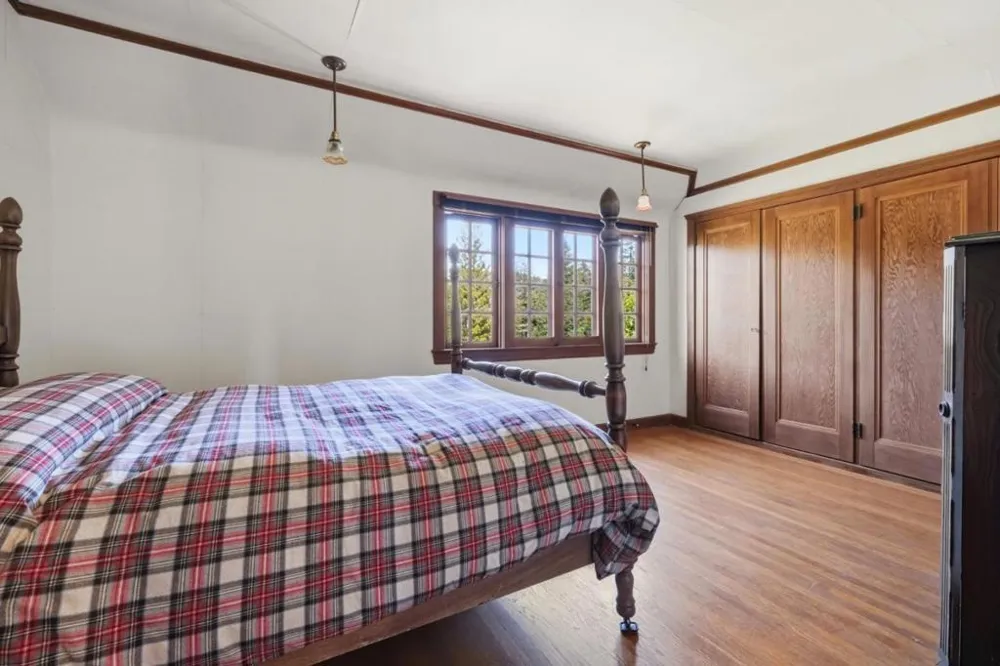 24580 Loma Prieta Avenue Los Gatos, CA 95033