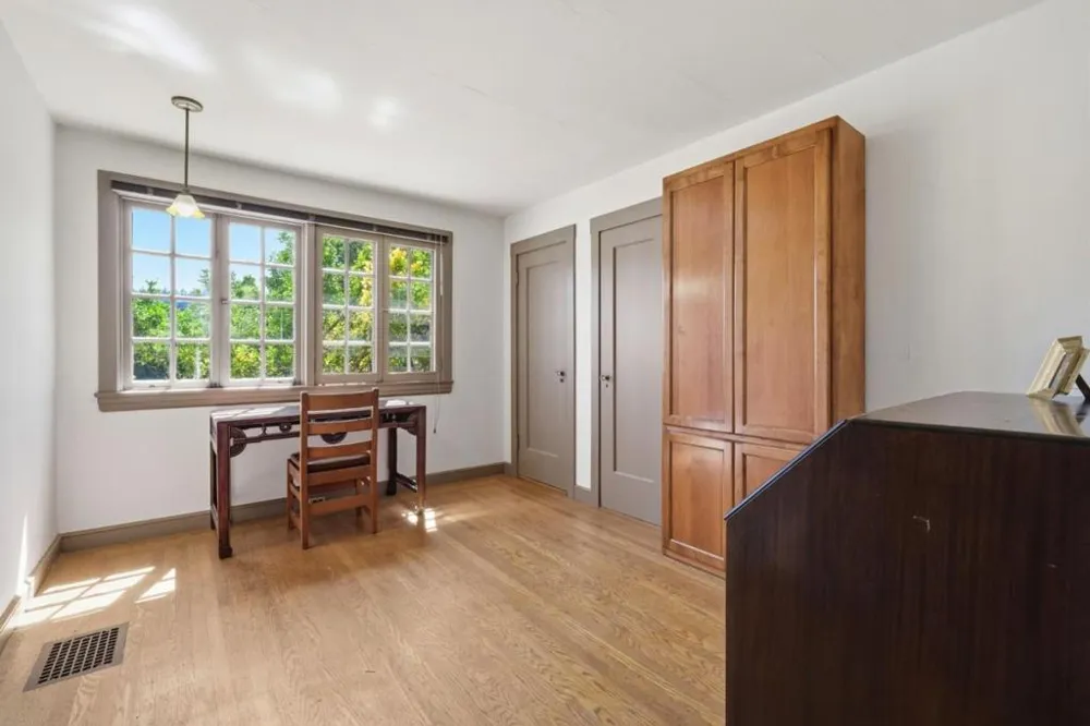 24580 Loma Prieta Avenue Los Gatos, CA 95033