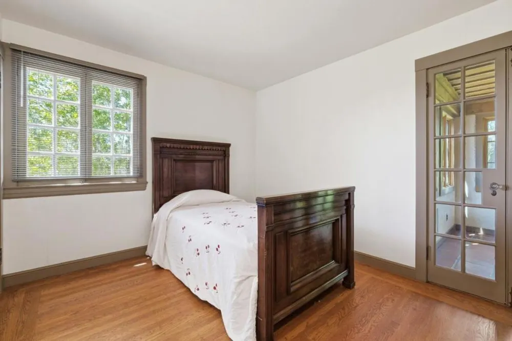 24580 Loma Prieta Avenue Los Gatos, CA 95033