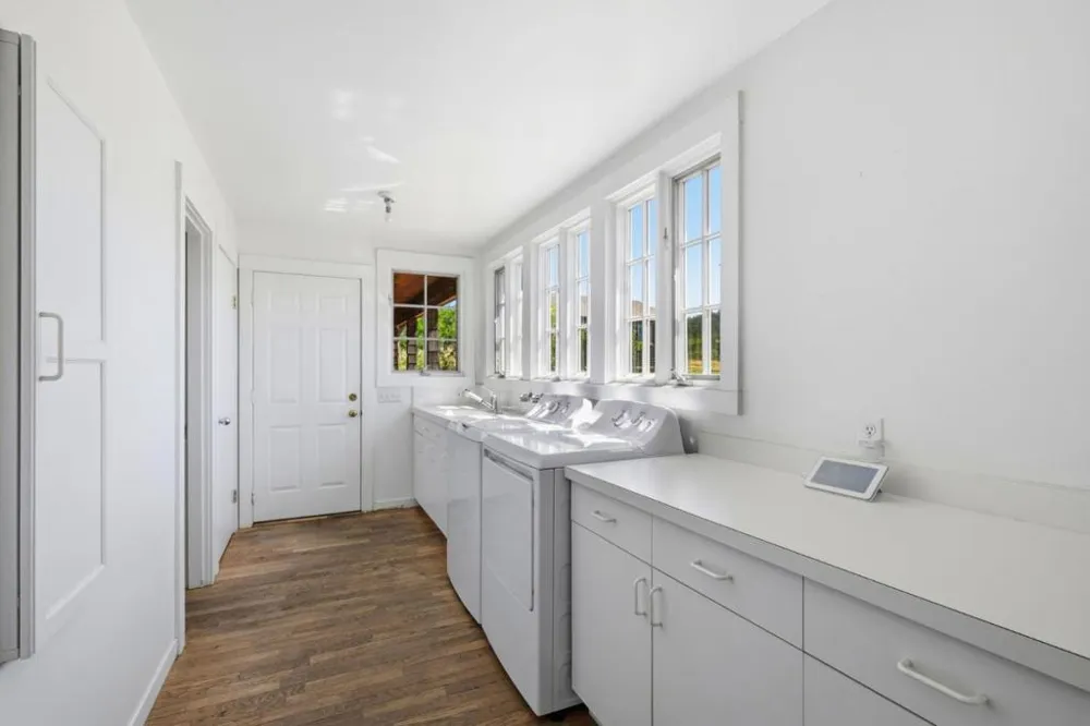24580 Loma Prieta Avenue Los Gatos, CA 95033