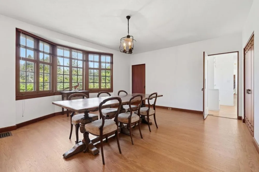 24580 Loma Prieta Avenue Los Gatos, CA 95033