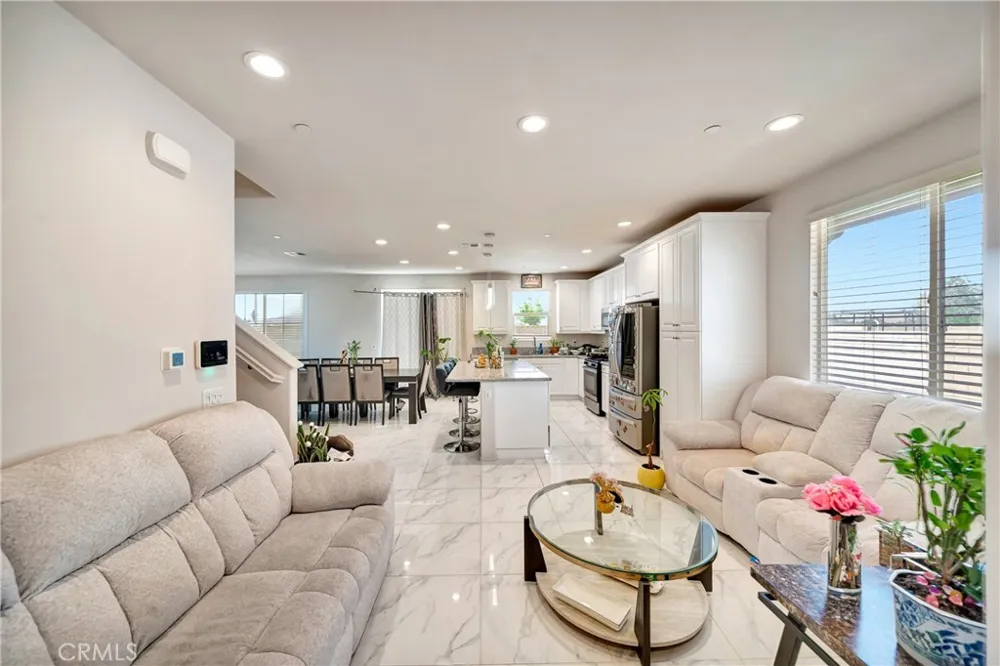 37921 Avenida De Diego Palmdale, CA 93552