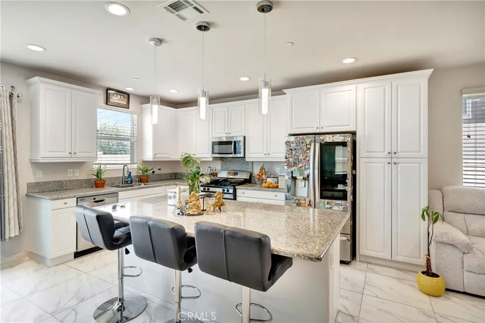 37921 Avenida De Diego Palmdale, CA 93552