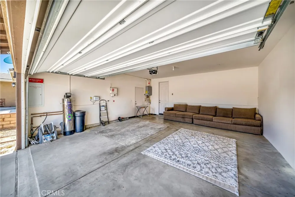37921 Avenida De Diego Palmdale, CA 93552