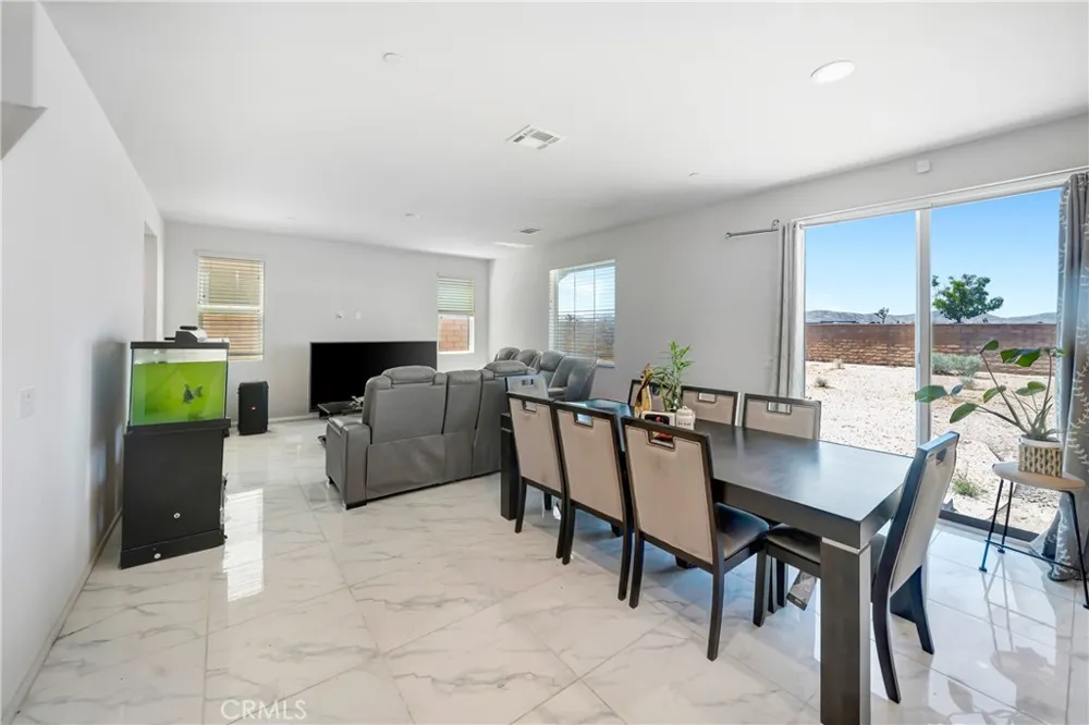 37921 Avenida De Diego Palmdale, CA 93552