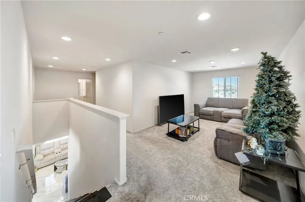 37921 Avenida De Diego Palmdale, CA 93552