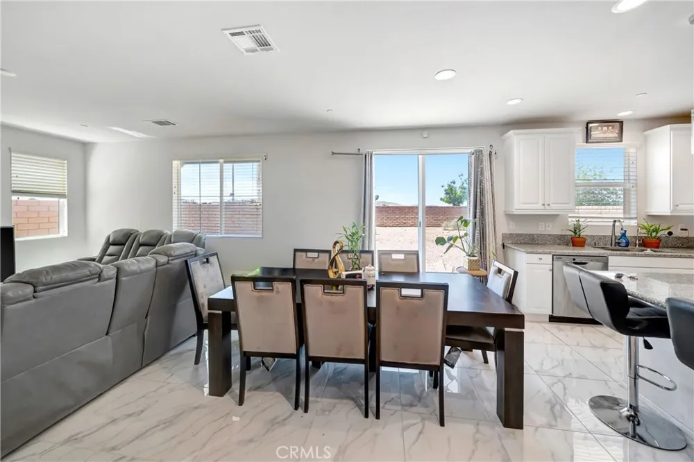 37921 Avenida De Diego Palmdale, CA 93552