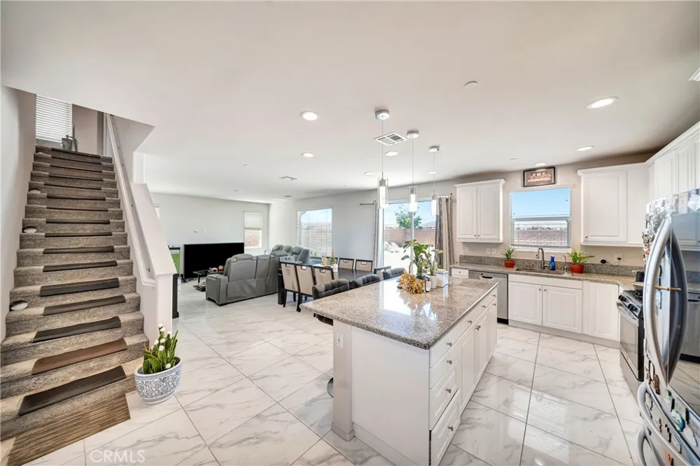 37921 Avenida De Diego Palmdale, CA 93552