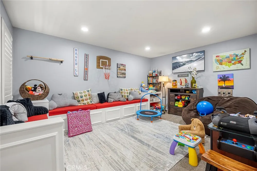 7547 Soaring Bird Court Eastvale, CA 92880