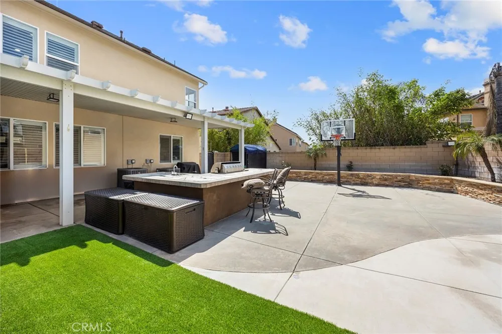 7547 Soaring Bird Court Eastvale, CA 92880