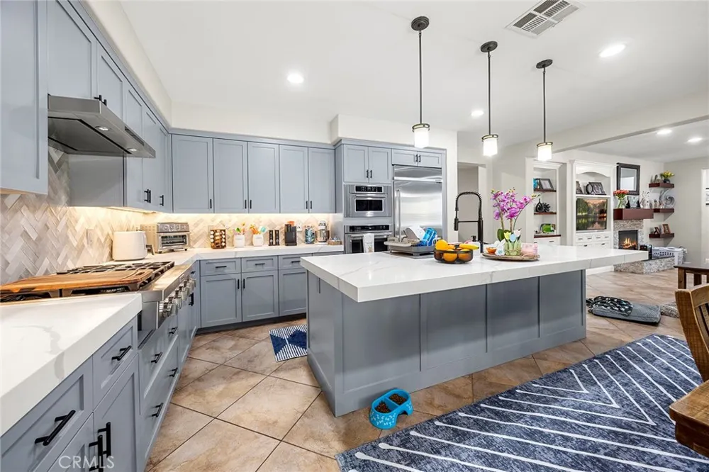 7547 Soaring Bird Court Eastvale, CA 92880