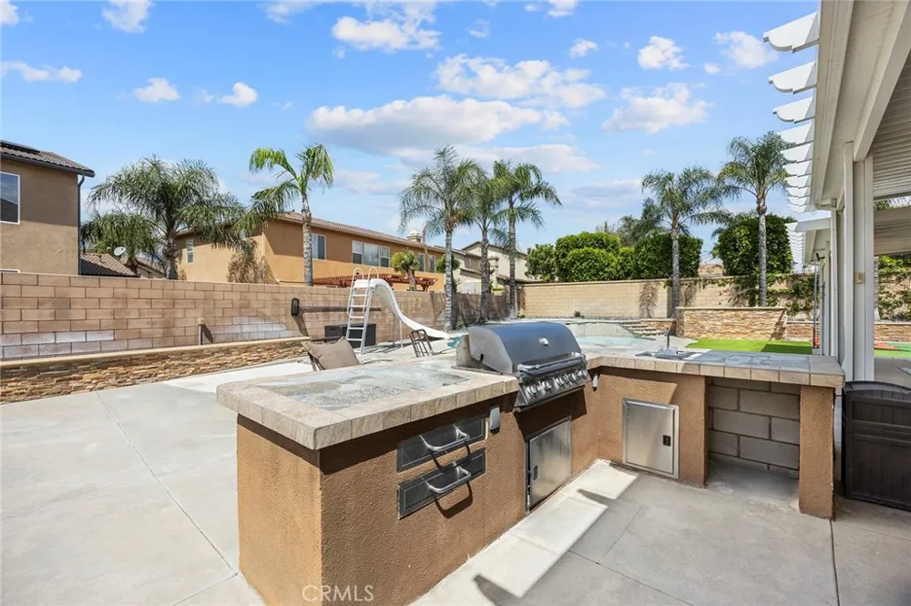 7547 Soaring Bird Court Eastvale, CA 92880