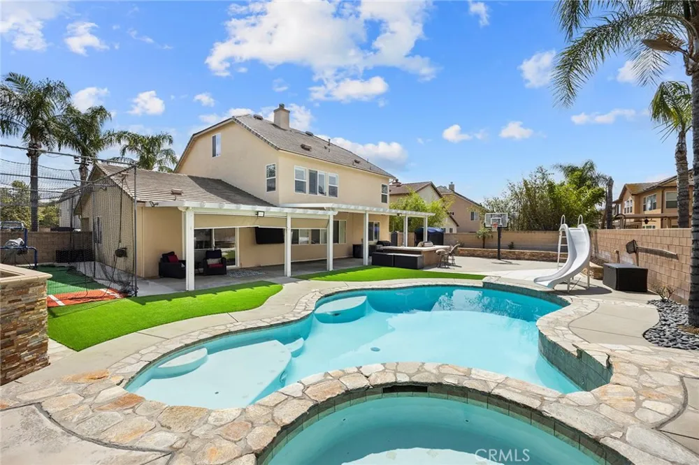 7547 Soaring Bird Court Eastvale, CA 92880