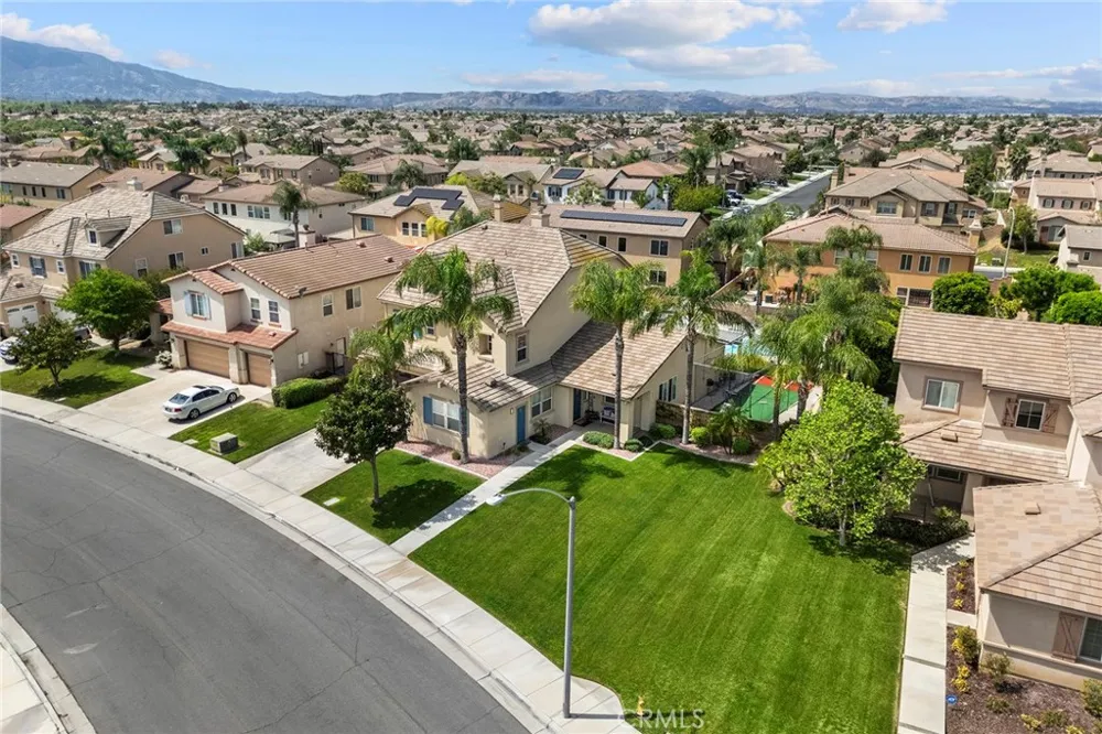 7547 Soaring Bird Court Eastvale, CA 92880