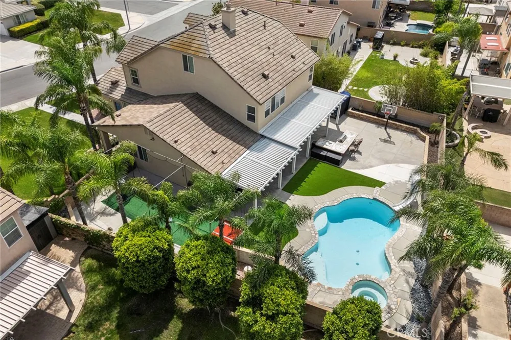 7547 Soaring Bird Court Eastvale, CA 92880