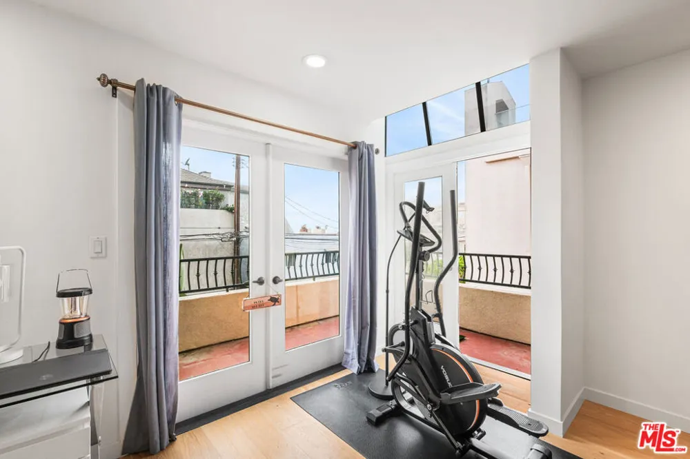 6415 Pacific Avenue #C Playa del Rey, CA 90293