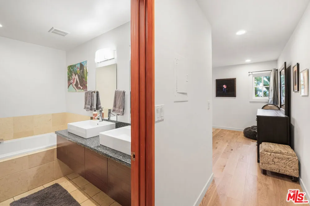 6415 Pacific Avenue #C Playa del Rey, CA 90293