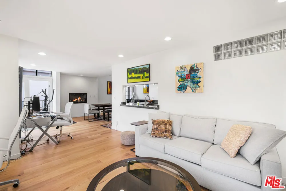 6415 Pacific Avenue #C Playa del Rey, CA 90293