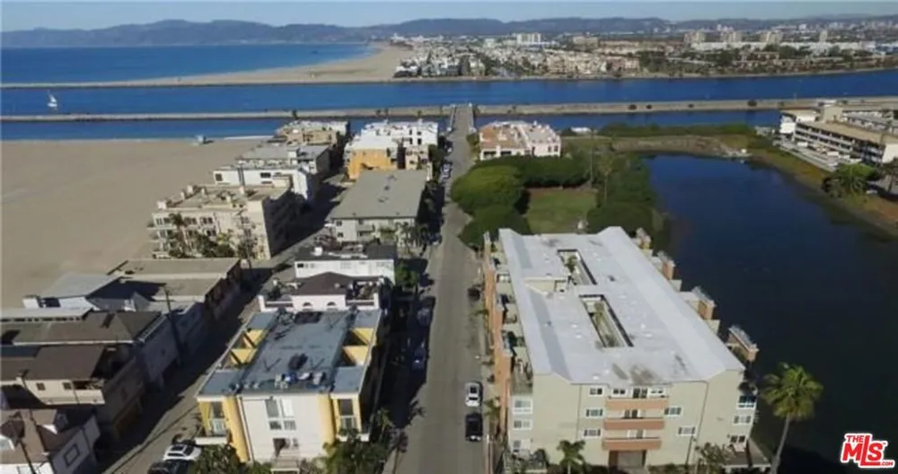 6415 Pacific Avenue #C Playa del Rey, CA 90293