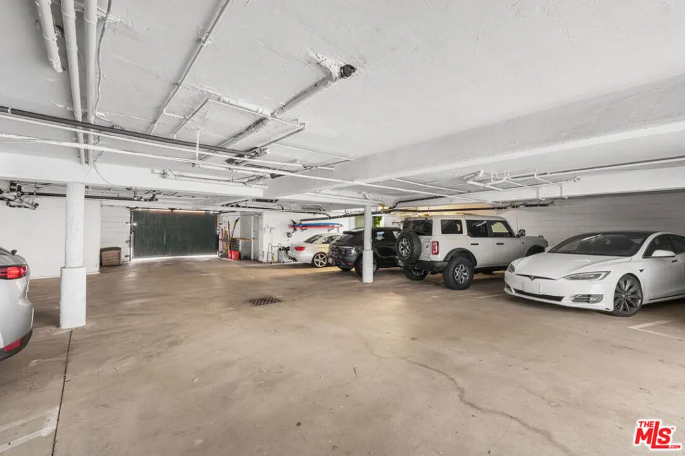 6415 Pacific Avenue #C Playa del Rey, CA 90293