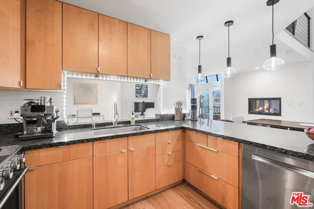 6415 Pacific Avenue #C Playa del Rey, CA 90293