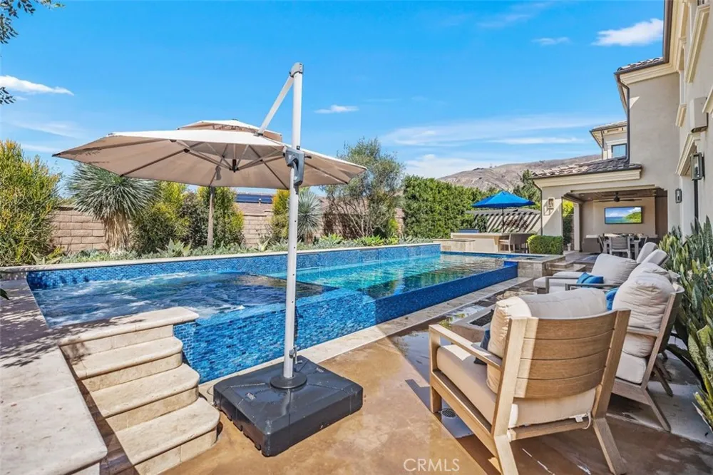 116 Knob Creek Irvine, CA 92602
