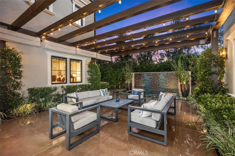 116 Knob Creek Irvine, CA 92602