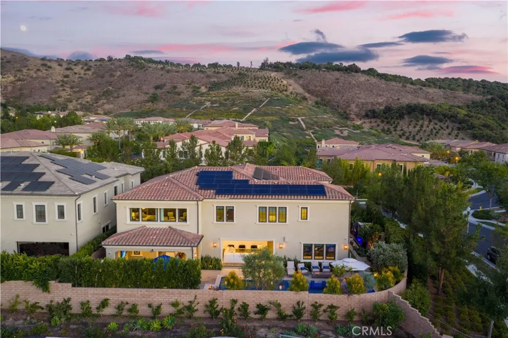 116 Knob Creek Irvine, CA 92602