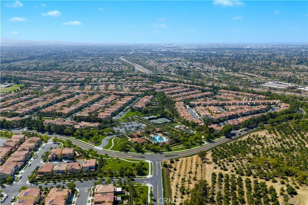 116 Knob Creek Irvine, CA 92602
