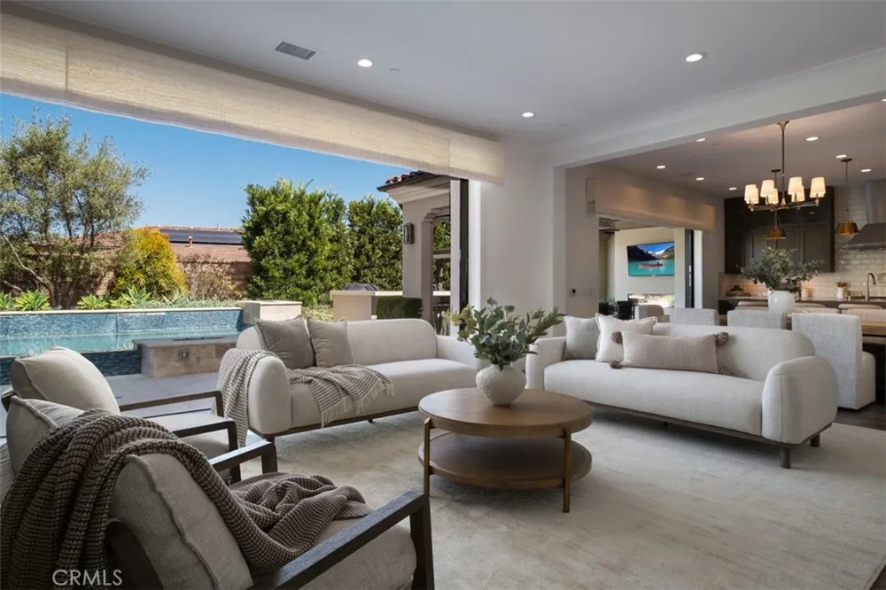 116 Knob Creek Irvine, CA 92602